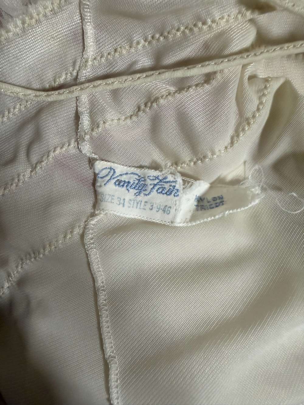 Vintage 60’s Vanity Fair Mary Poppins Ruffle full length Nightgown Size 34 Small - Picture 8 of 10